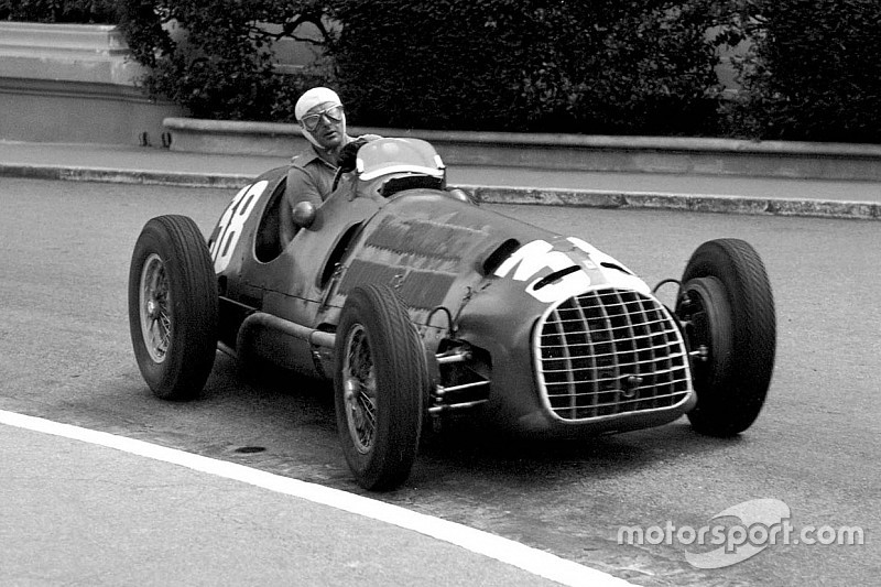 Ferrari en Formule 1, monoplace rouge sur circuit